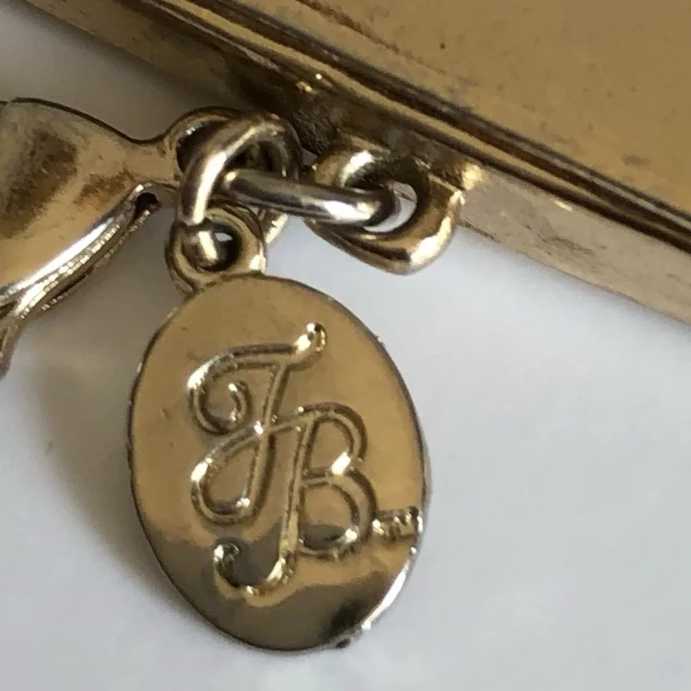 Tommy Bahama silver tone necklace
